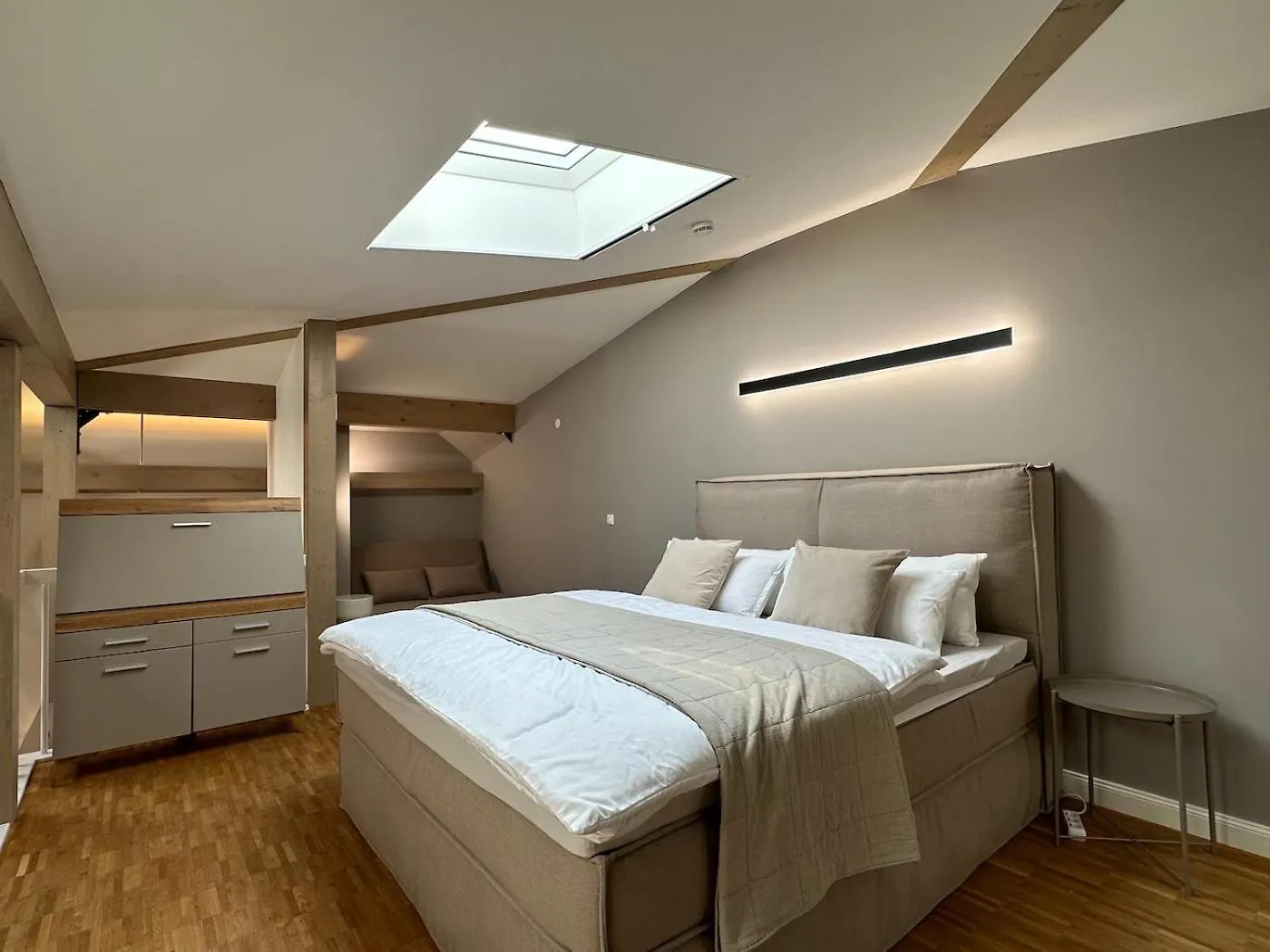 Appartamento Truly - Viel Platz Fuer Business & Familie - Modern, Garage, Fahrstuhl Augusta