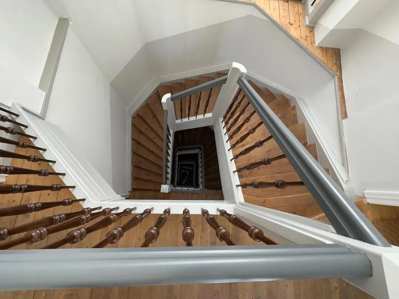 Appartamento Truly - Viel Platz Fuer Business & Familie - Modern, Garage, Fahrstuhl Augusta